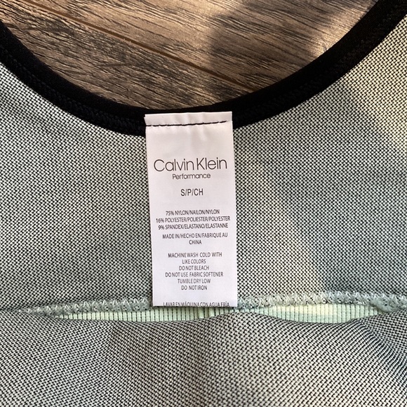 Calvin Klein Performance Set - Picture 3 of 8